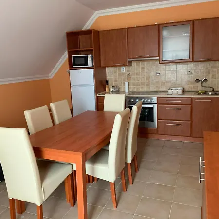 Almadi Modern House Apartment Balatonalmadi